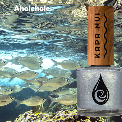 non toxic nail polish in  aholehole color with swimming fishes
