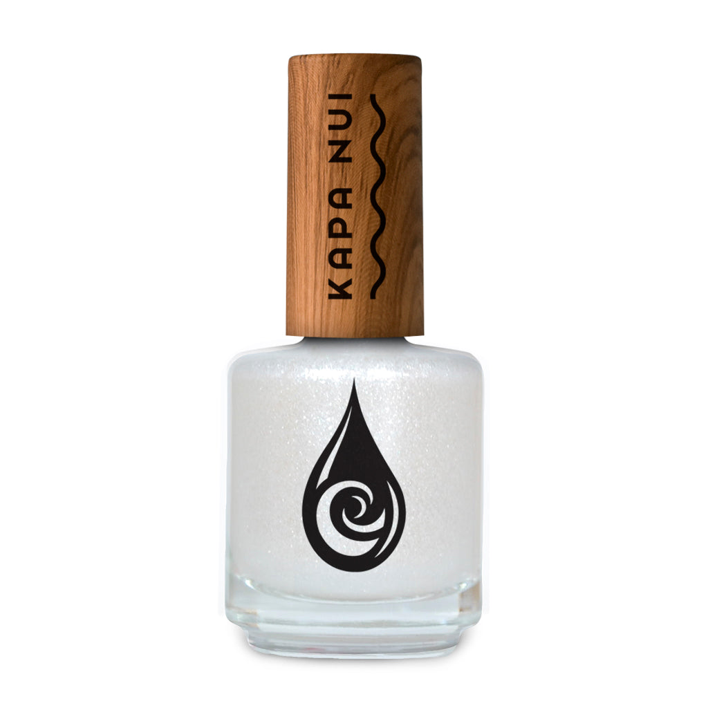 Olili a non toxic nail polish color in 15ml bottle