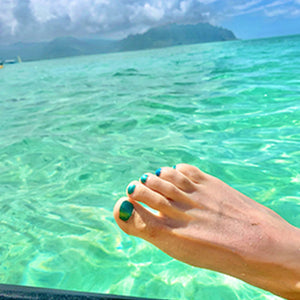 anini non toxic nail polish toes in water