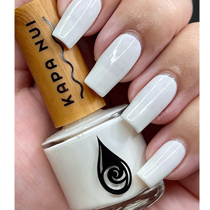 non toxic nail polish hand swatch in coconut color