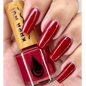 hand swatch in toxin free nail polish inana