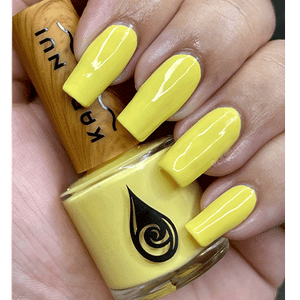 lilikoi non toxic nail polish hand swatch