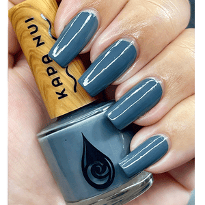 manta ray non toxic nail polish hand swatch