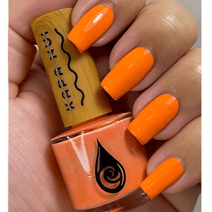 Olena_non_toxic_nail_polish_hand_swatch